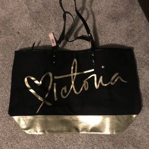 4 Victoria Secret totes bundle